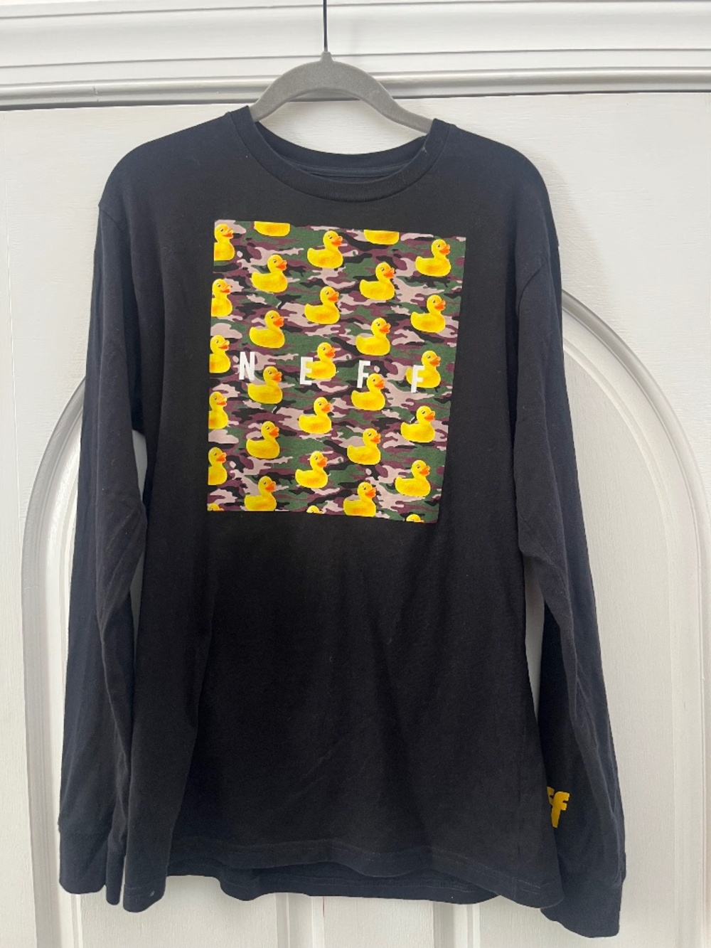 Neff Long-Sleeve Duck T-shirt (M)